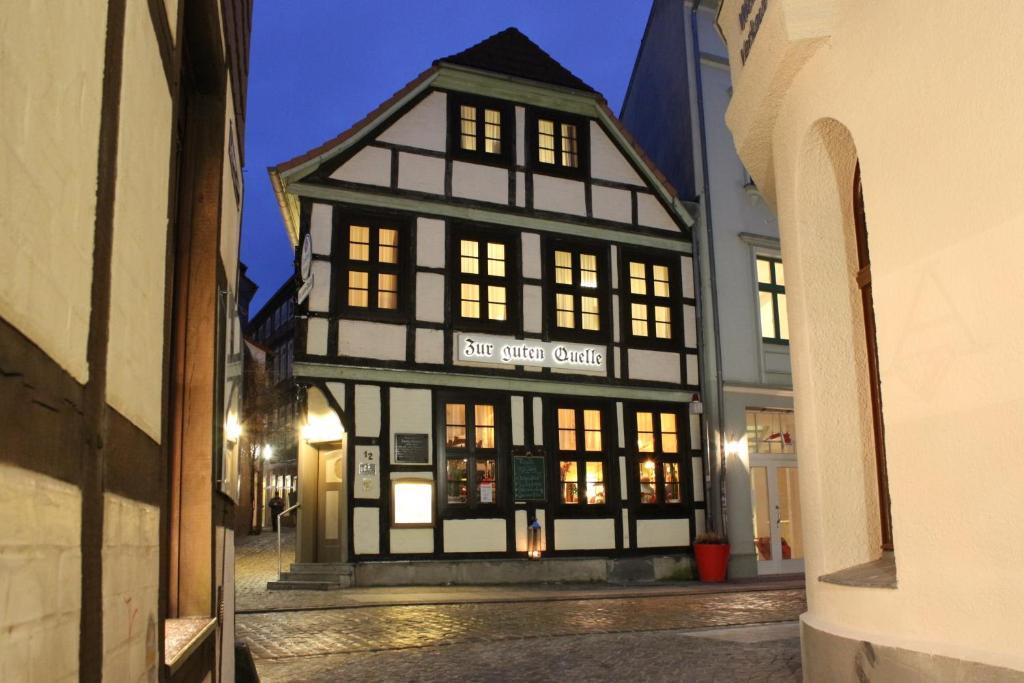 Gasthof Zur Guten Quelle Шверин Екстериор снимка